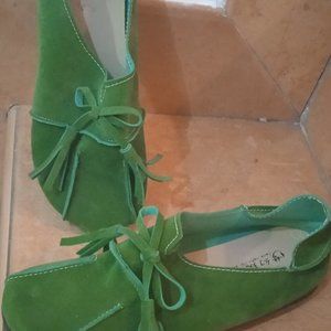 A lil Green